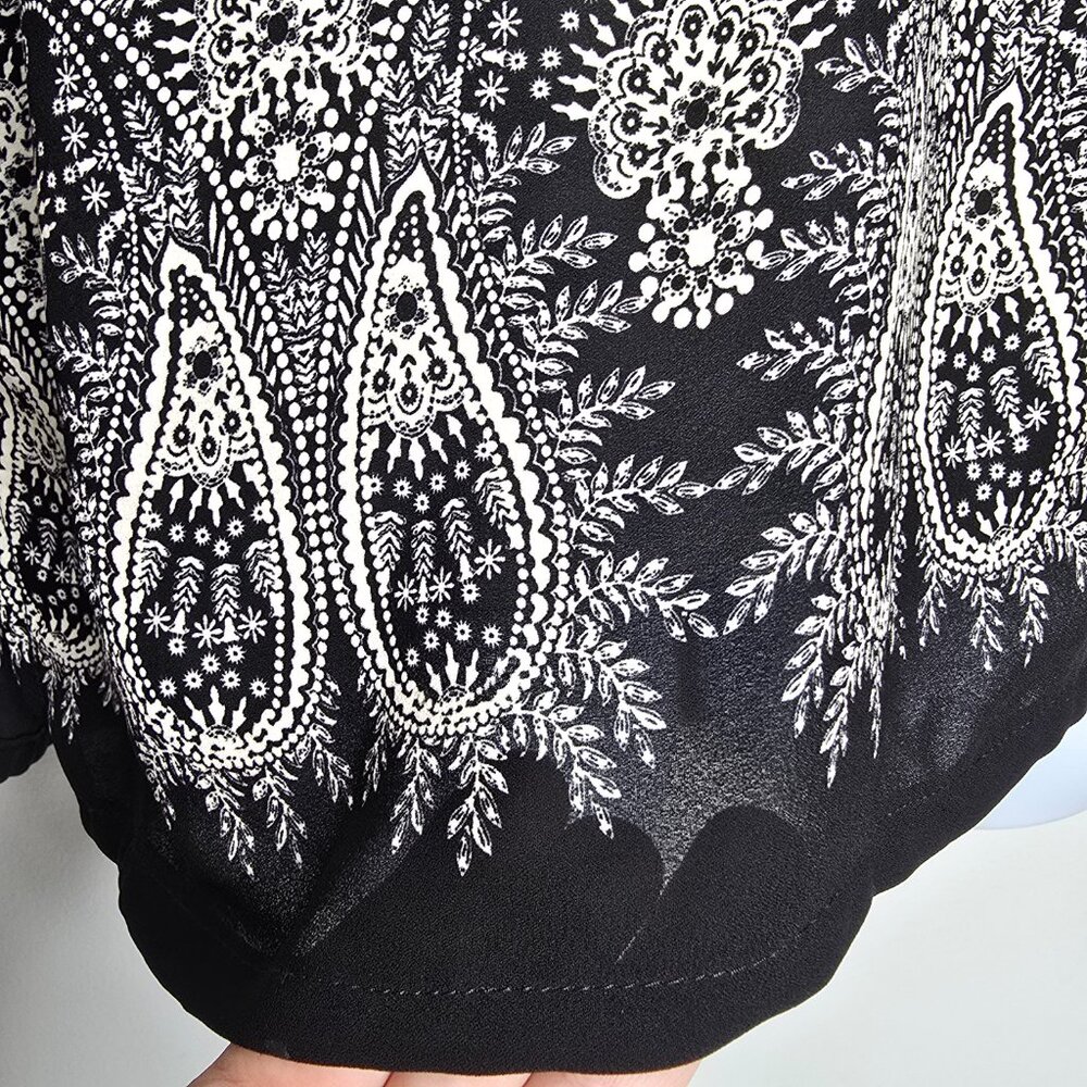 Rose + Olive Womens Top Shirt Large Blouse Paisley Black Cream Boho Long Sleeves - Picture 4 of 9
